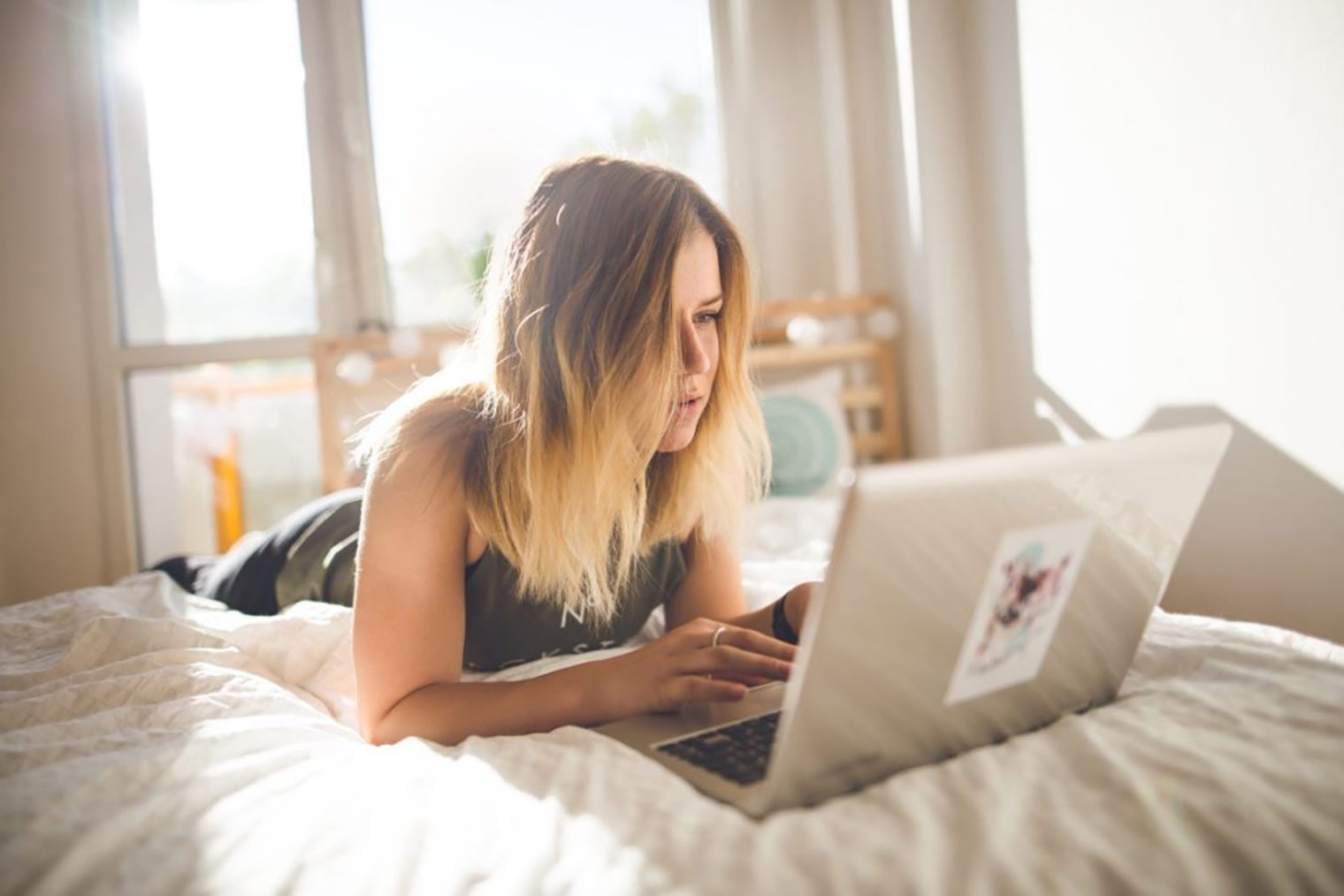 girl on laptop